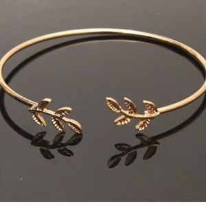 Gold leaf bangle bracelet